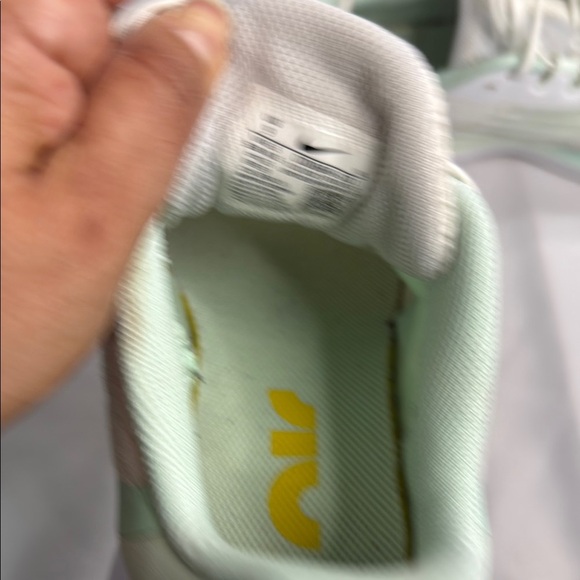 Nike White and Green Sneakers with Breathable Mesh - Picture 8 of 8